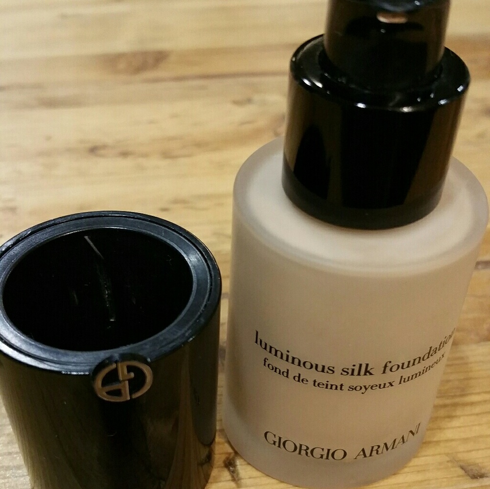 Geogio Armani Luminous Silk Foundation